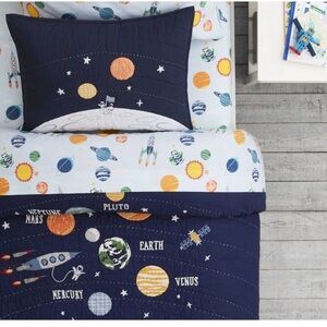 Crate&Barrel Cosmic Adventure Quilt - Navy and Orange